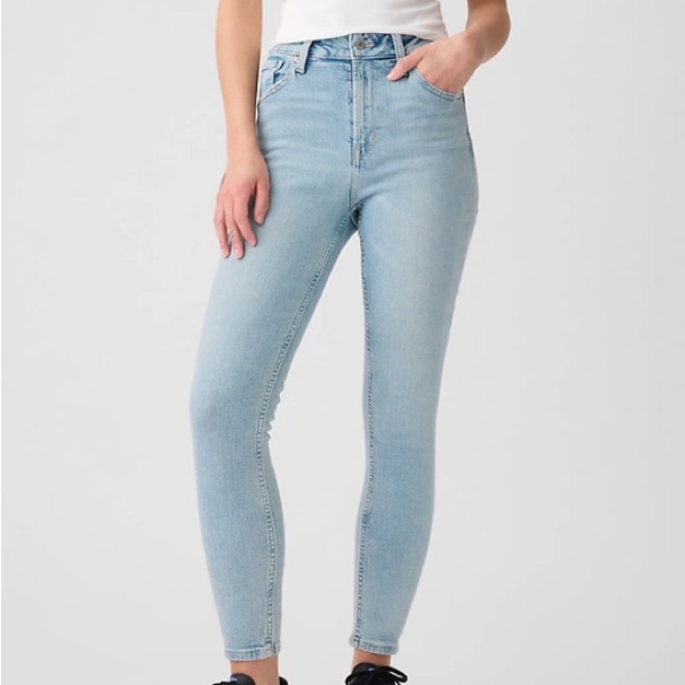 High-Rise Light Wash Women’s Skinny Jeans